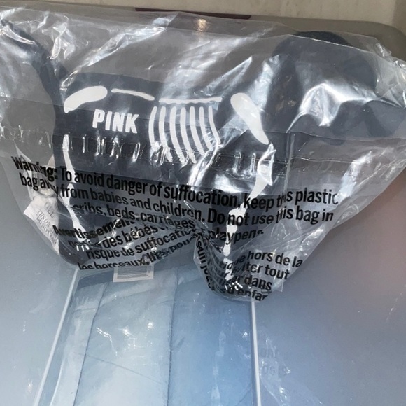 🔥VS Pink htf black  skeleton outline plush dog NWT - Picture 2 of 4